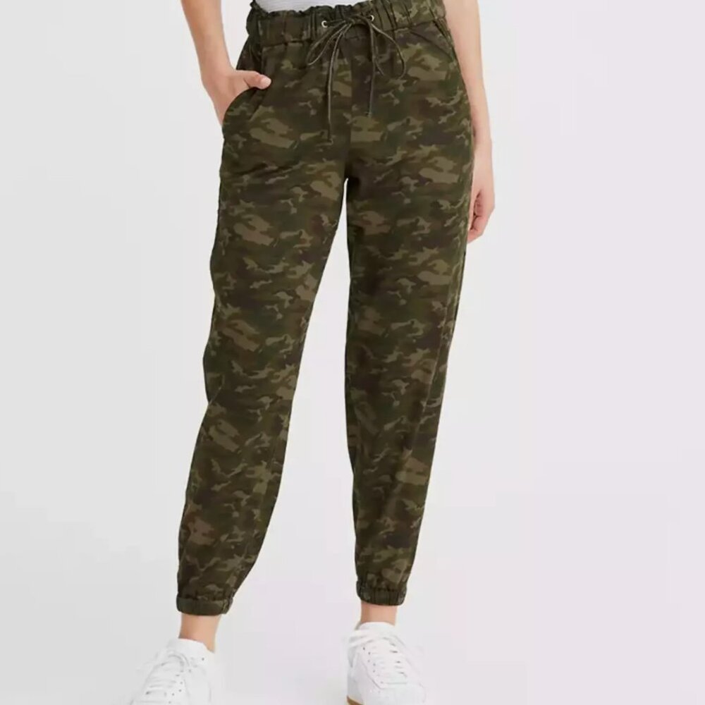 Levi's | Jet Set Jogger Camouflage Pants / Army Camo Pants | Sz L